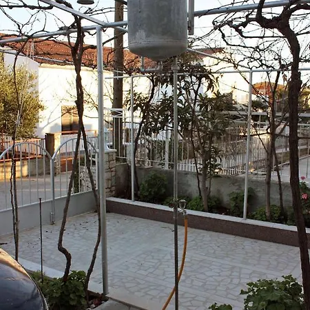 Apartman With A Parking Space Rogoznica - 4800 Rogoznica
