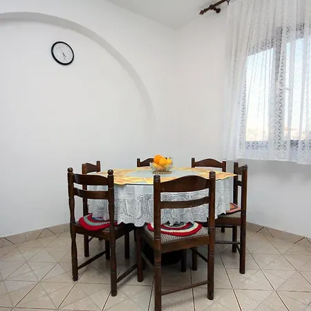 Apartman With A Parking Space Rogoznica - 4800