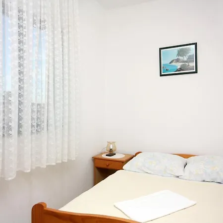 Apartman With A Parking Space Rogoznica - 4800 *